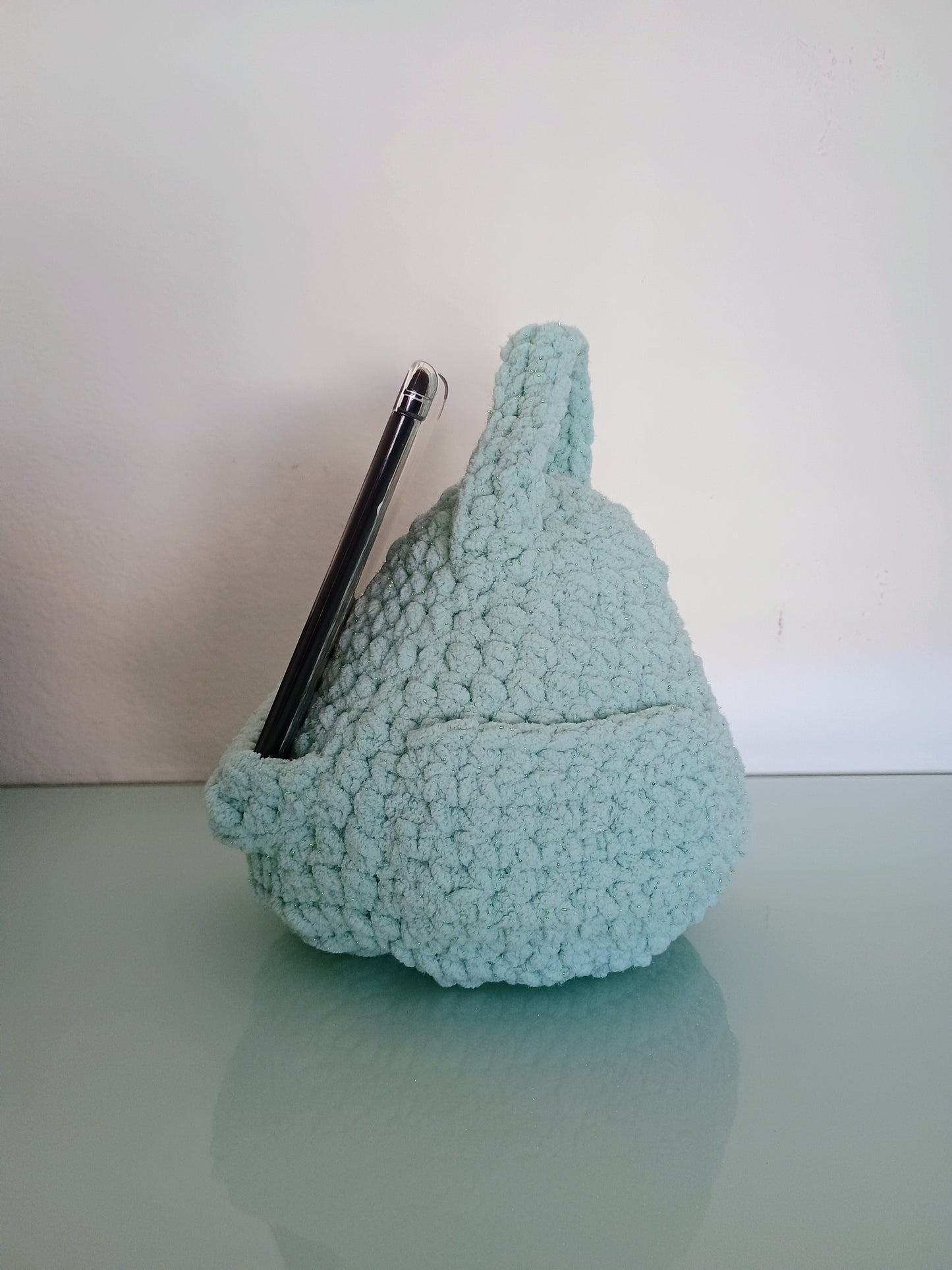 *RTS* Kindle Pouf