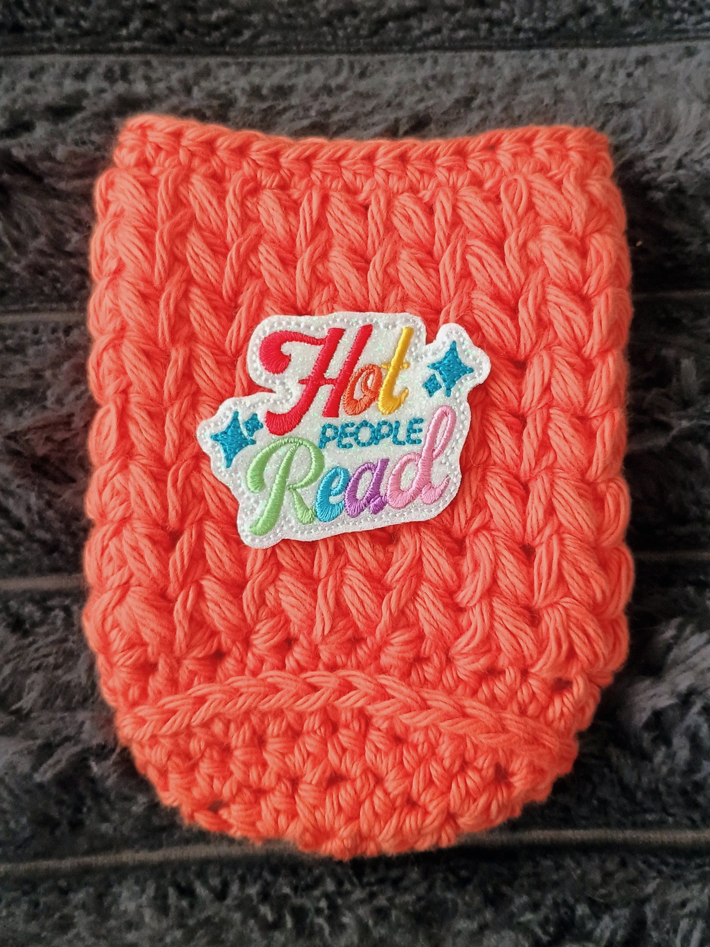 **Pre-order** Hot People Read Can Cozy