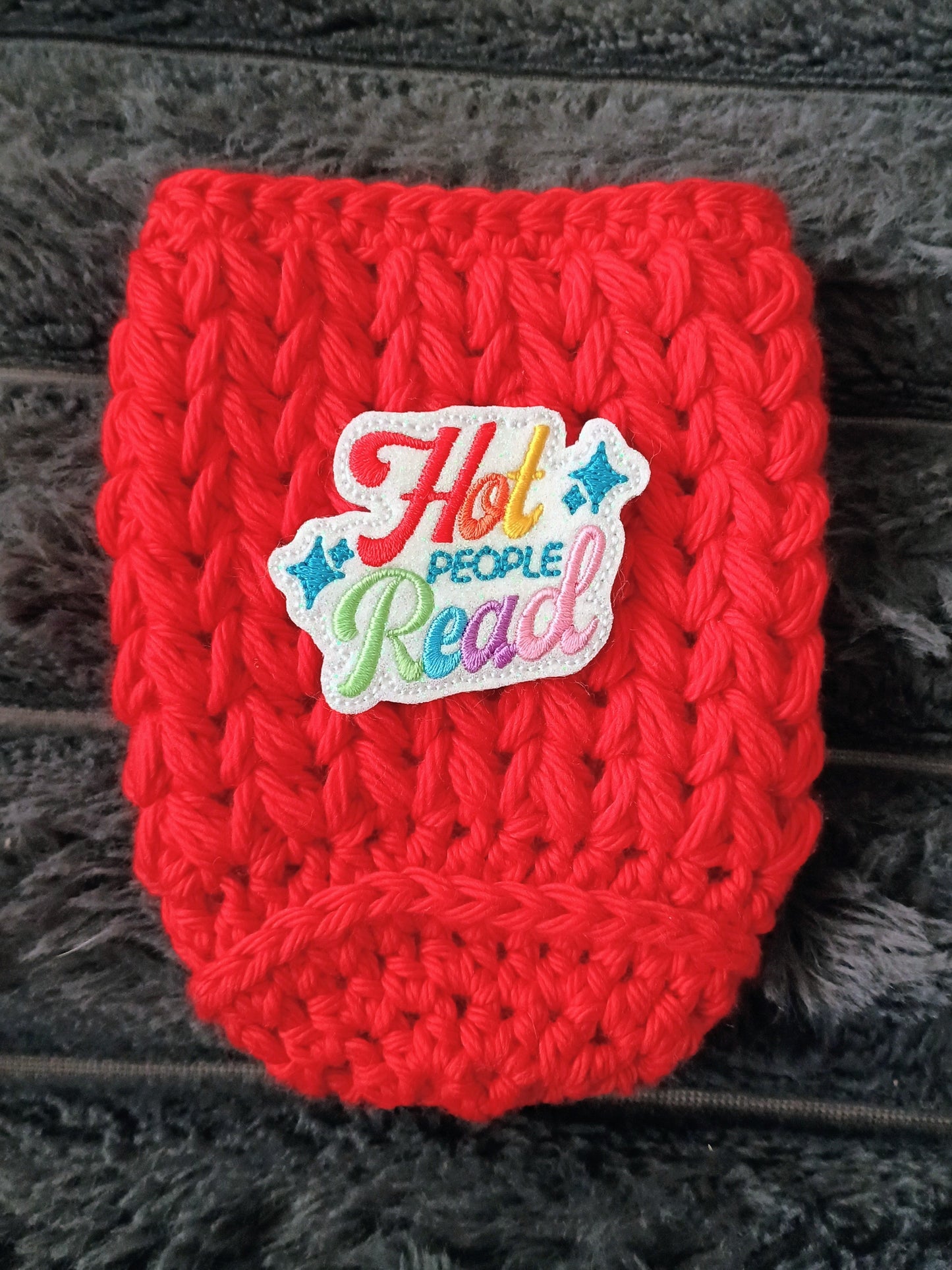 **Pre-order** Hot People Read Can Cozy